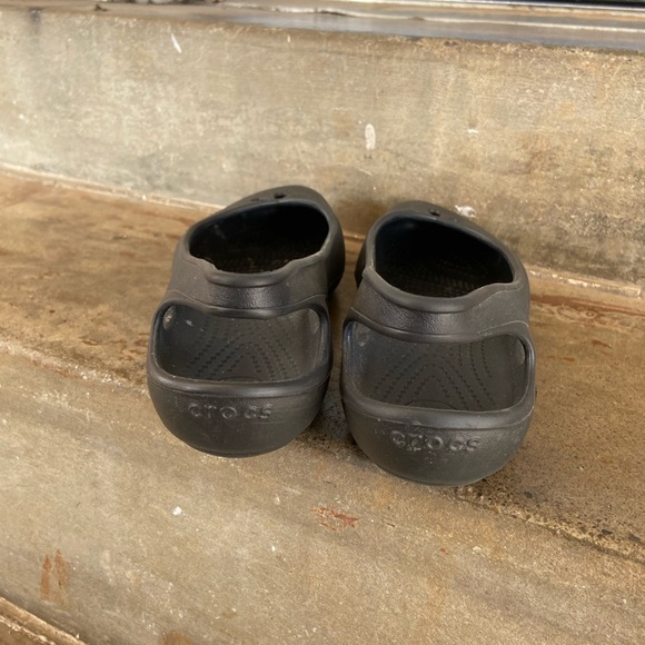 CROCS Women's Black Flats- 8W - Picture 4 of 7